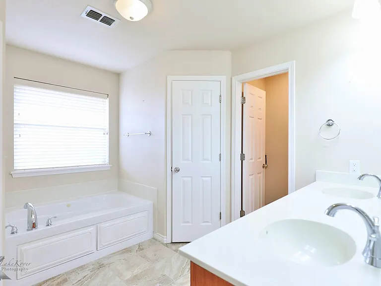 1218 Lewis And Clark Trl — Photo 12