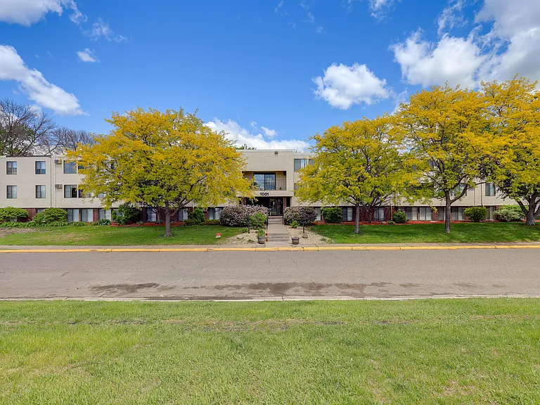 Forest Park Apartments — Photo 5