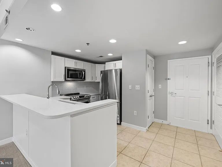 777 7th St NW #1021 — Photo 7
