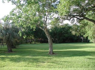 115 Meadowlawn Ave, Shoreacres, TX 77571