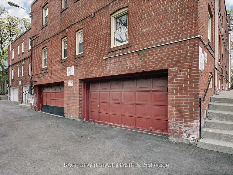 1083 Avenue Rd #4 — Photo 36