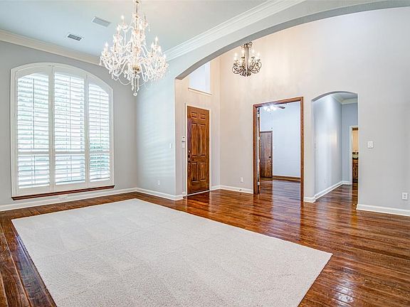 3rd image of 1347 Aubrey Ln