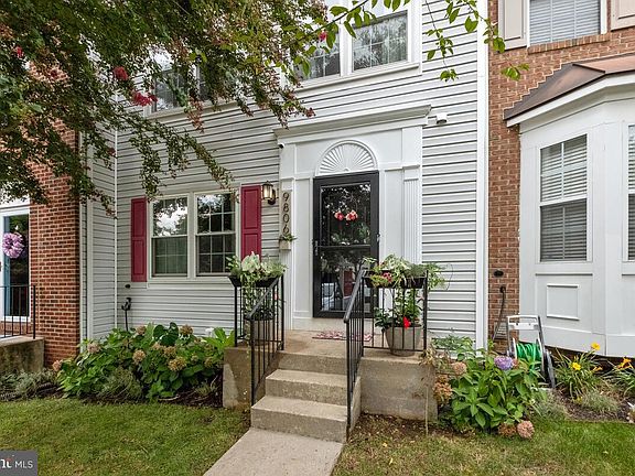 2nd image of 9806 Royal Commerce Pl