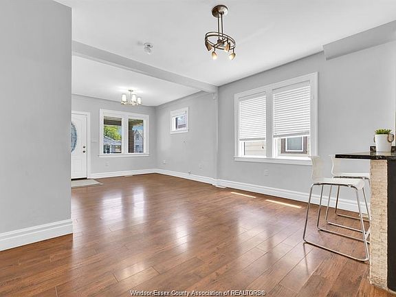 5th image of 1341 McKay Ave
