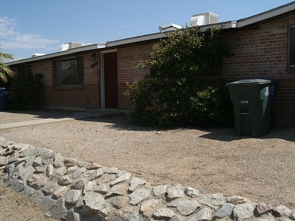 3rd image of 3504 E Blacklidge Dr