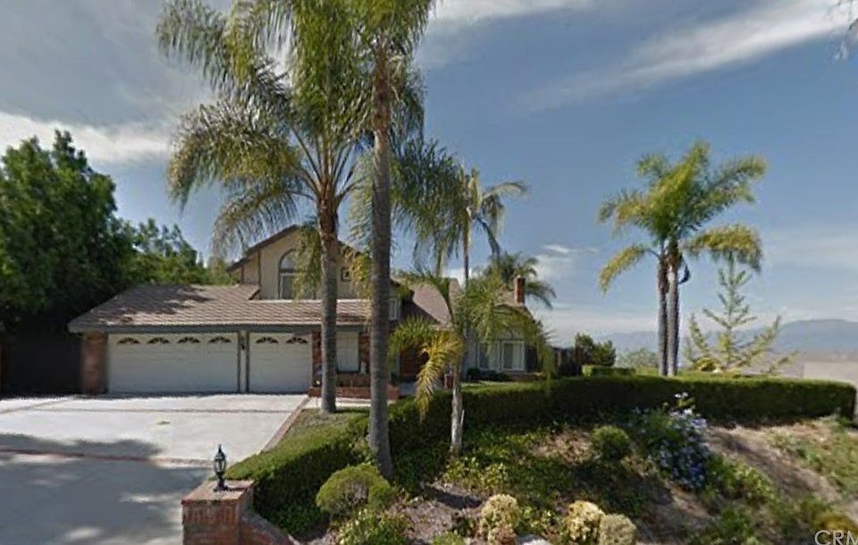 2nd image of 909 S Easthills Dr