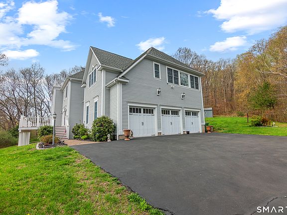 5th image of 83 Bayberry Hill Road