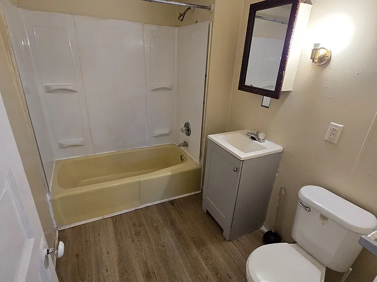 560 Fargo Ave #2 — Photo 10