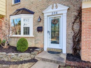 236 Nottoway St SE, Leesburg, VA 20175