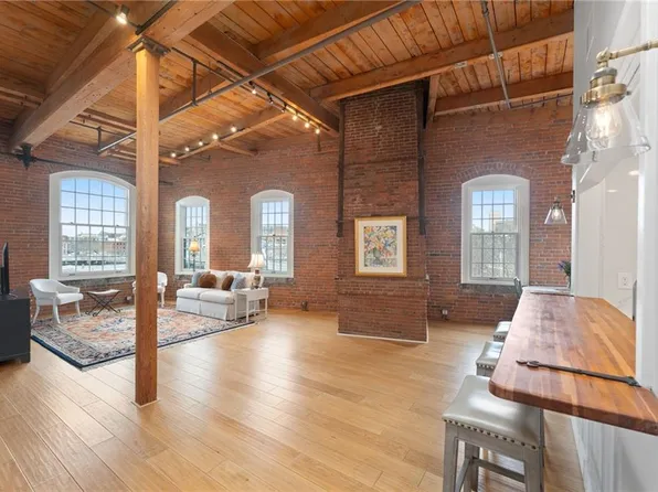 555 S Water St APT 319, Providence, RI 02903