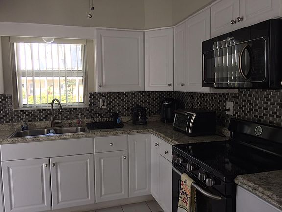 4th image of 3566 NE 168th St APT 3