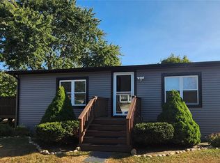 49 Minuteman Dr, Bohemia, NY 11716