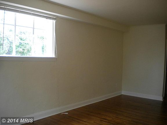 4th image of 15 Newman St #B