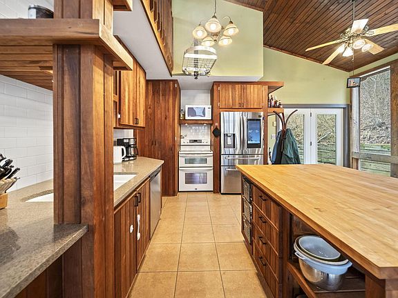 3rd image of 9948 State Route 682