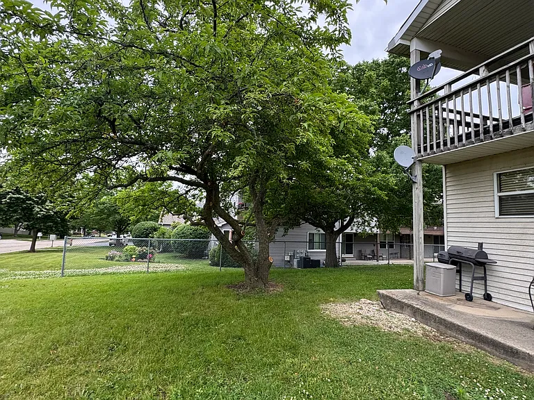 1 W Acorn Ln #1A — Photo 9