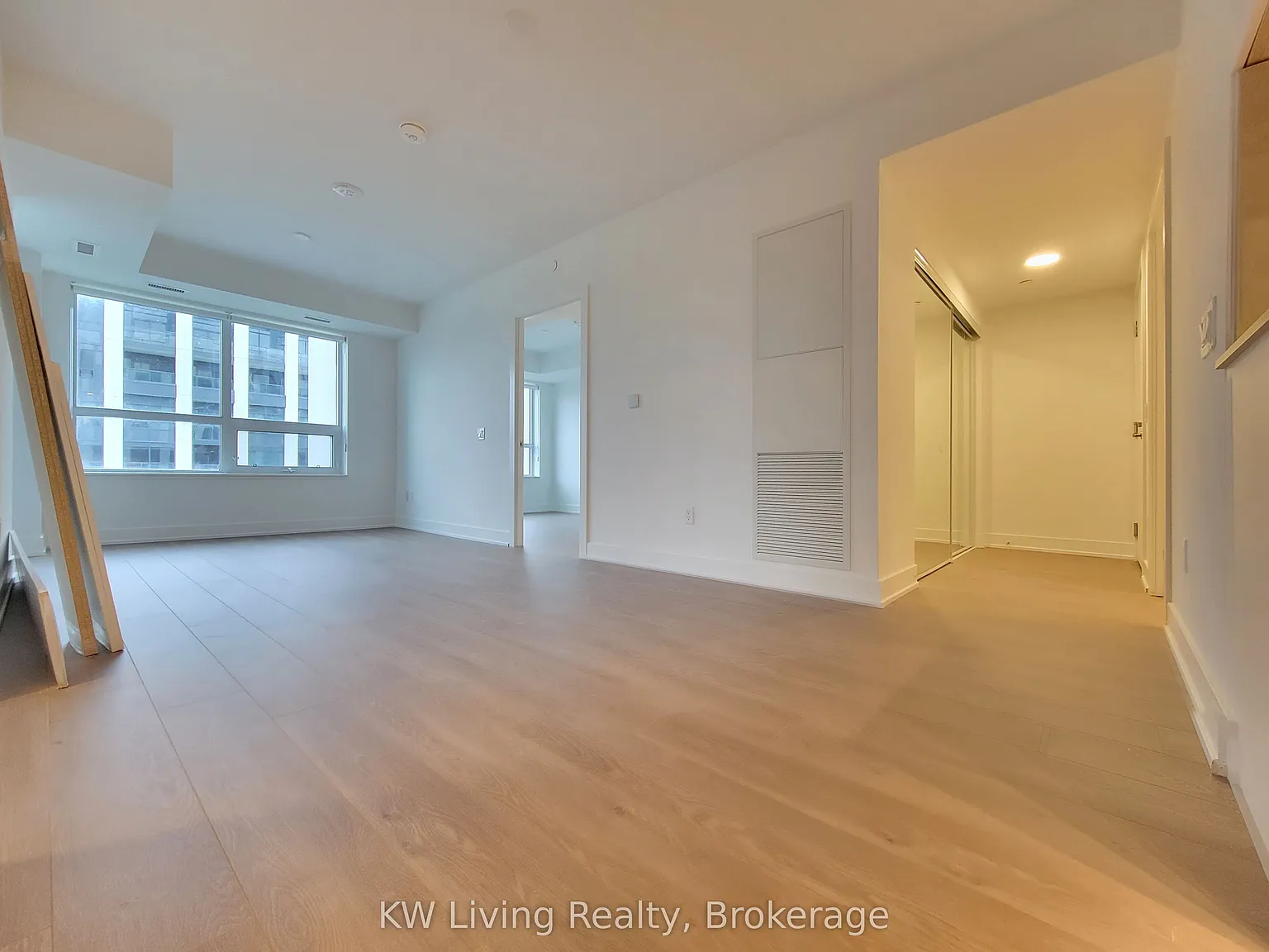 Vendome Condo — Photo 4