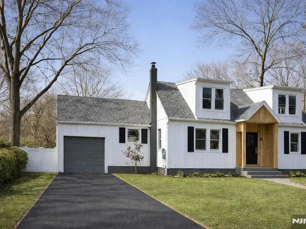 28 Kensington Ave, Norwood, NJ 07648