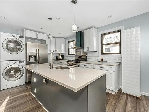 3rd image of 45B Edgewater Park Park #B