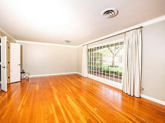 4th image of 2907 Avenue H