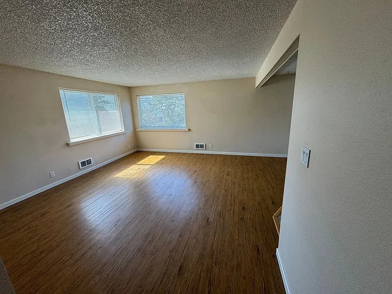 10645 NW Pacific Coast Hwy — Photo 10