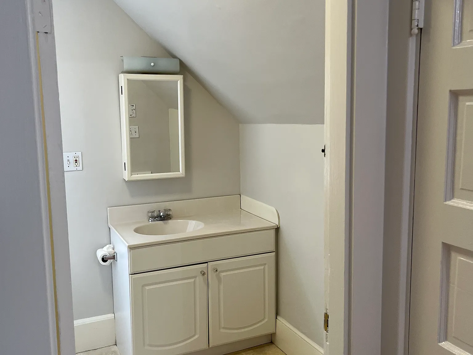 3 bed, 1200 sqft, $2,900 — Photo 4