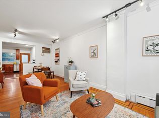 938 Daly St, Philadelphia, PA 19148