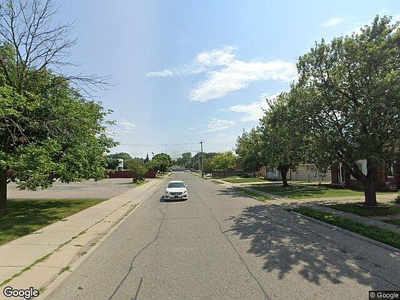 Exterior Neighborhood (street photo)