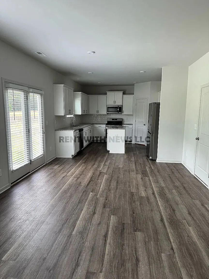 Building Photo - 244 Suhani Ln