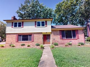 1 Chattanooga Ct, Hampton, VA 23669