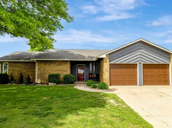120 E Shady Brook Ln, Derby, KS 67037