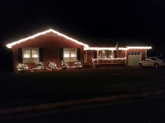 5th image of 587 Windjammer Cres