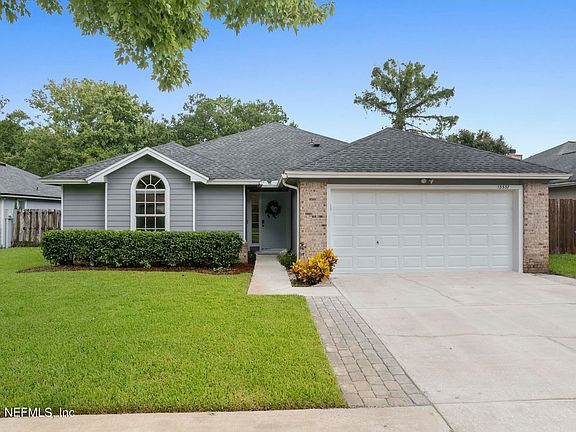 2nd image of 13537 VALBUENA Court