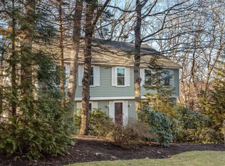 38 Amberwood Dr, Winchester, MA 01890