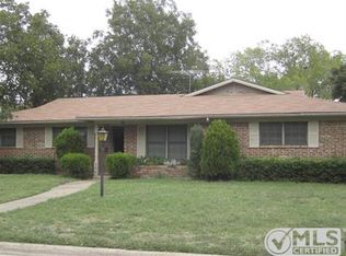 200 NW Suzanne Ter, Burleson, TX 76028
