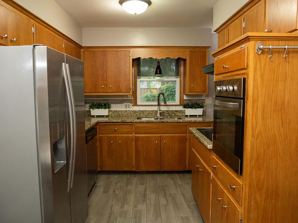 1st image of 200 Butler Ave E