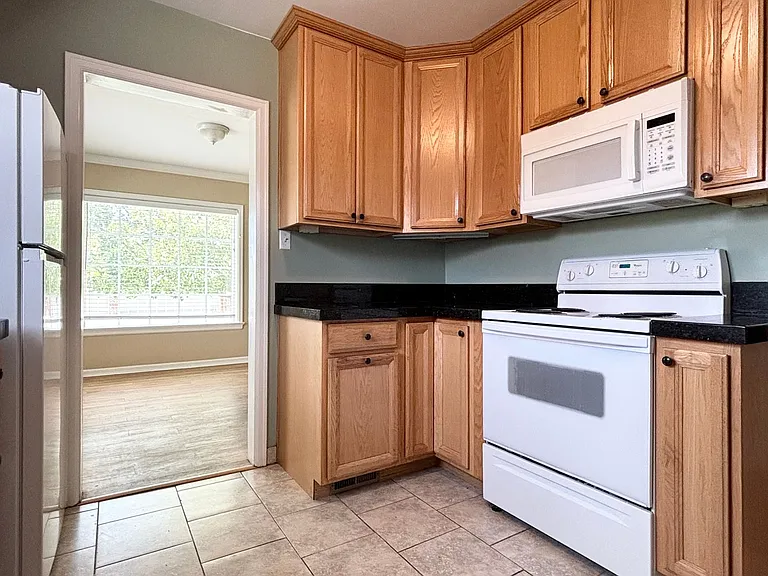3671 S. 2300 E. — Photo 16