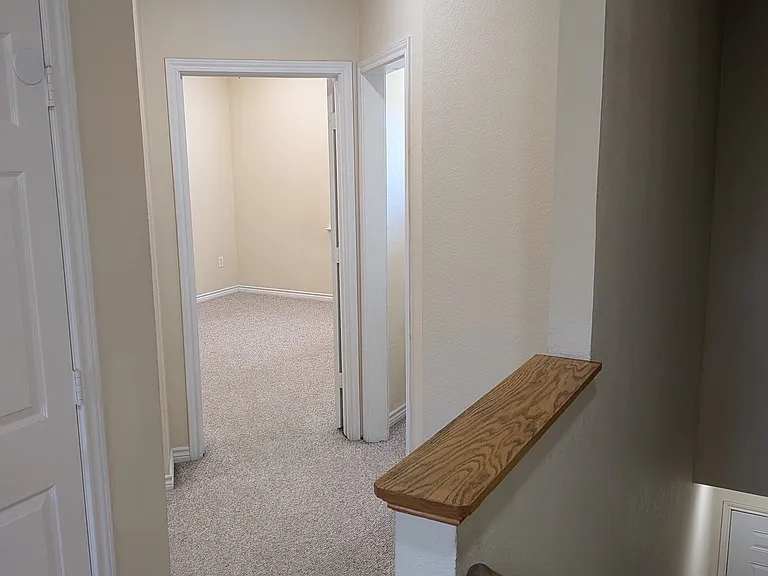 102 N Dallas St #202 — Photo 26