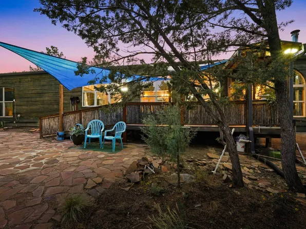 24 Easy St, Tijeras, NM 87059