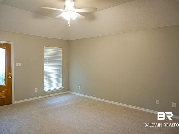3rd image of 6940 Gray Oaks Dr