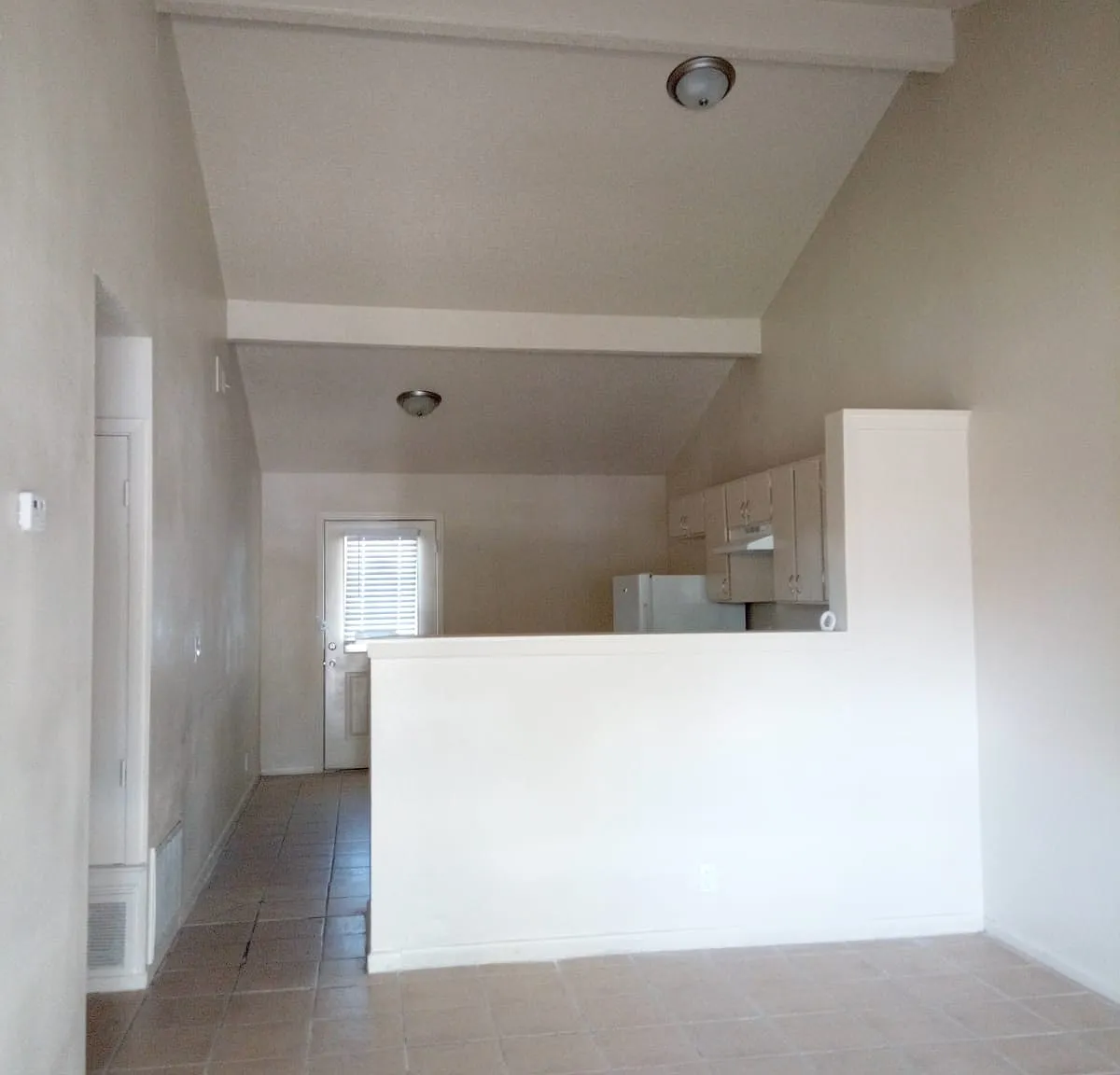3 bed, 1024 sqft, $1,225 — Photo 4
