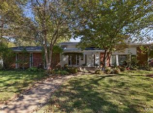 69 Country Club Pl, Belleville, IL 62223