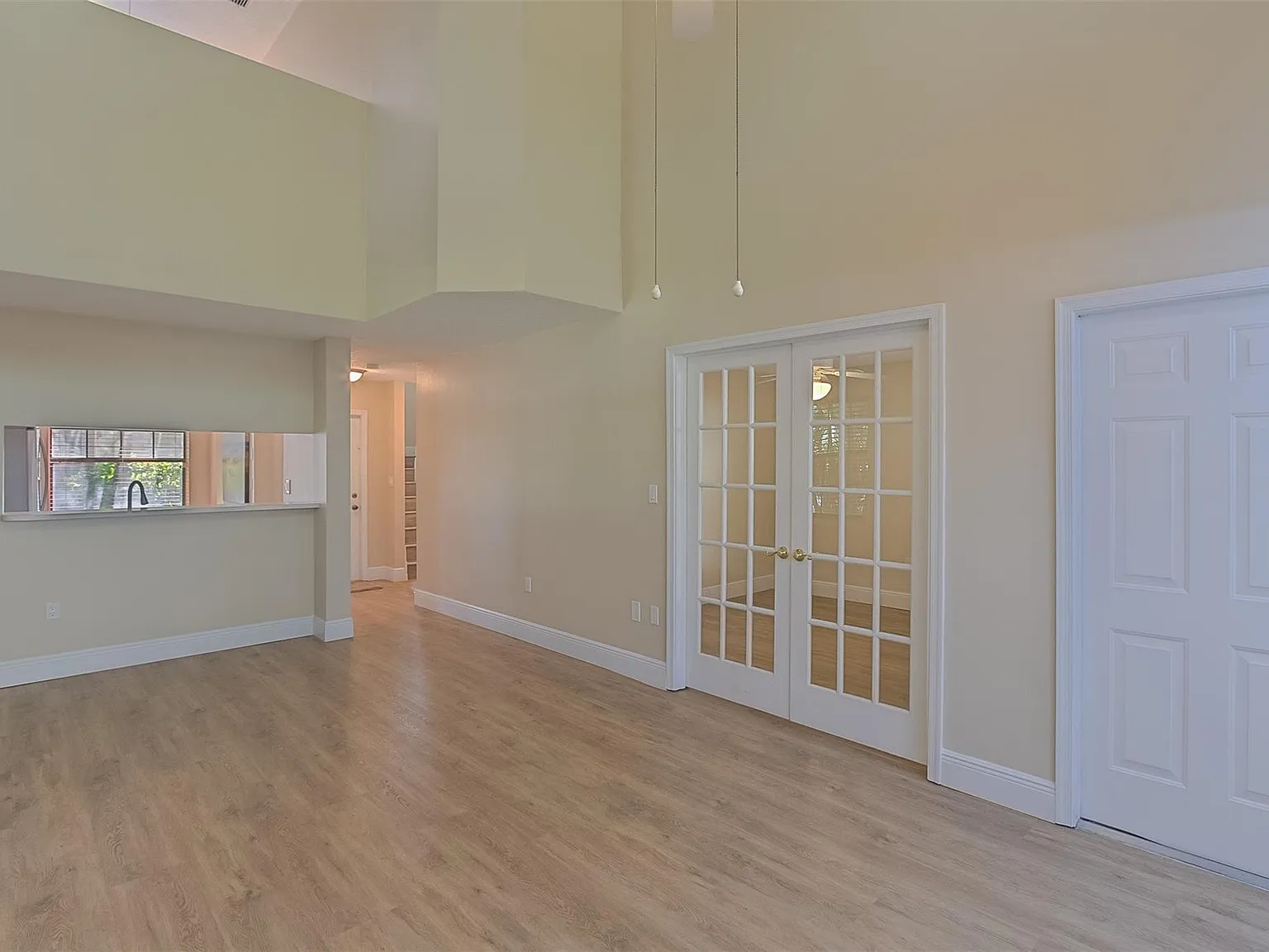 2 bed, 2.0 bath, 1460 sqft, $3,200 — Photo 4