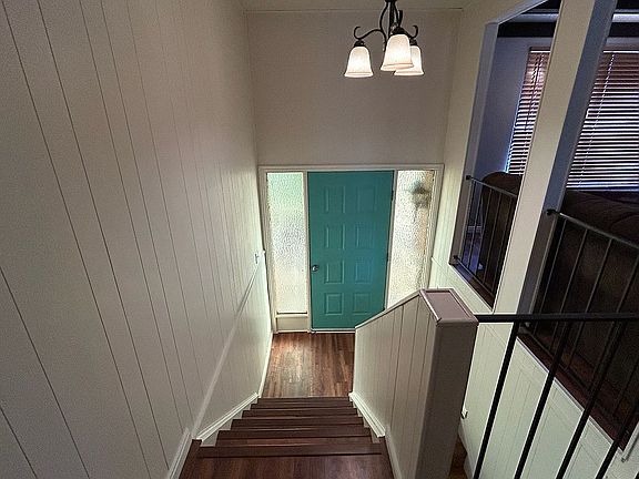 2nd image of 127 Sandstone Dr