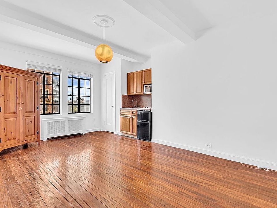 1st image of 25 Tudor City Pl APT 1622