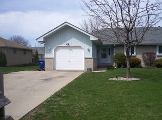 209 Leisure St APT B, Yorkville, IL 60560