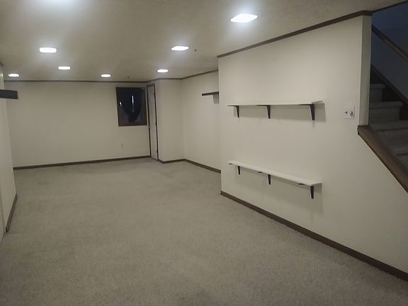 5th image of 543 Susan Dr