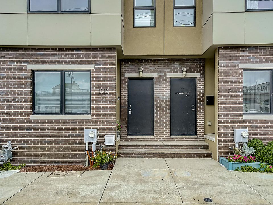 1st image of 1310 N Hope St #12