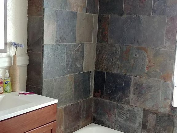 2nd image of 2419 Vine St APT 7