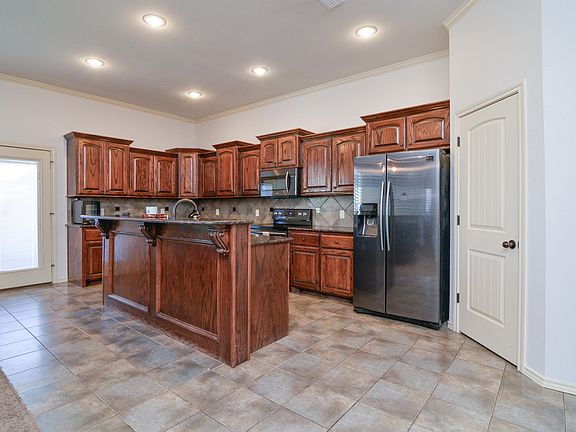 3rd image of 6420 94th St
