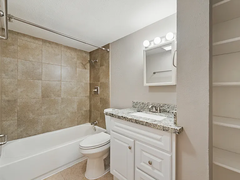 17615 Autumn Hills Dr — Photo 19